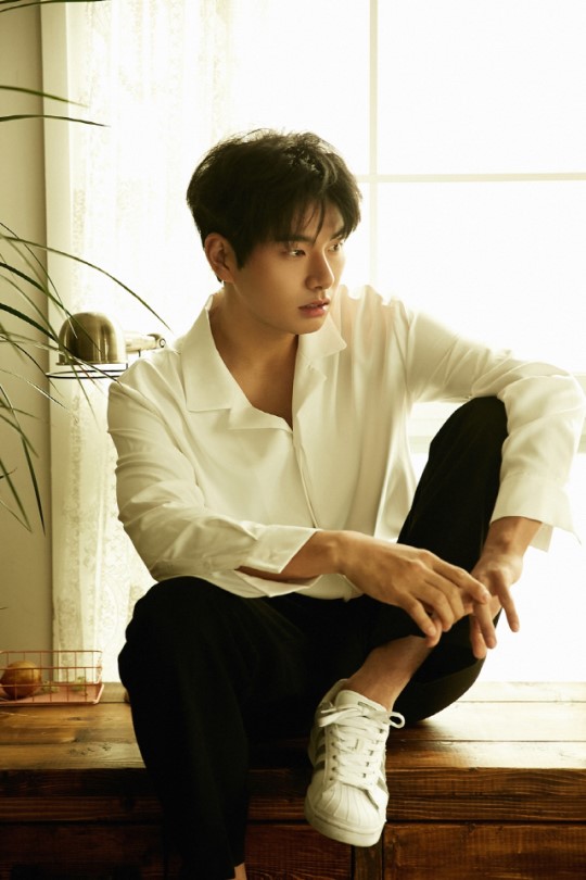 Lee Yi-kyung to return for second season of Woohoo Waikiki » Dramabeans  Korean drama recaps